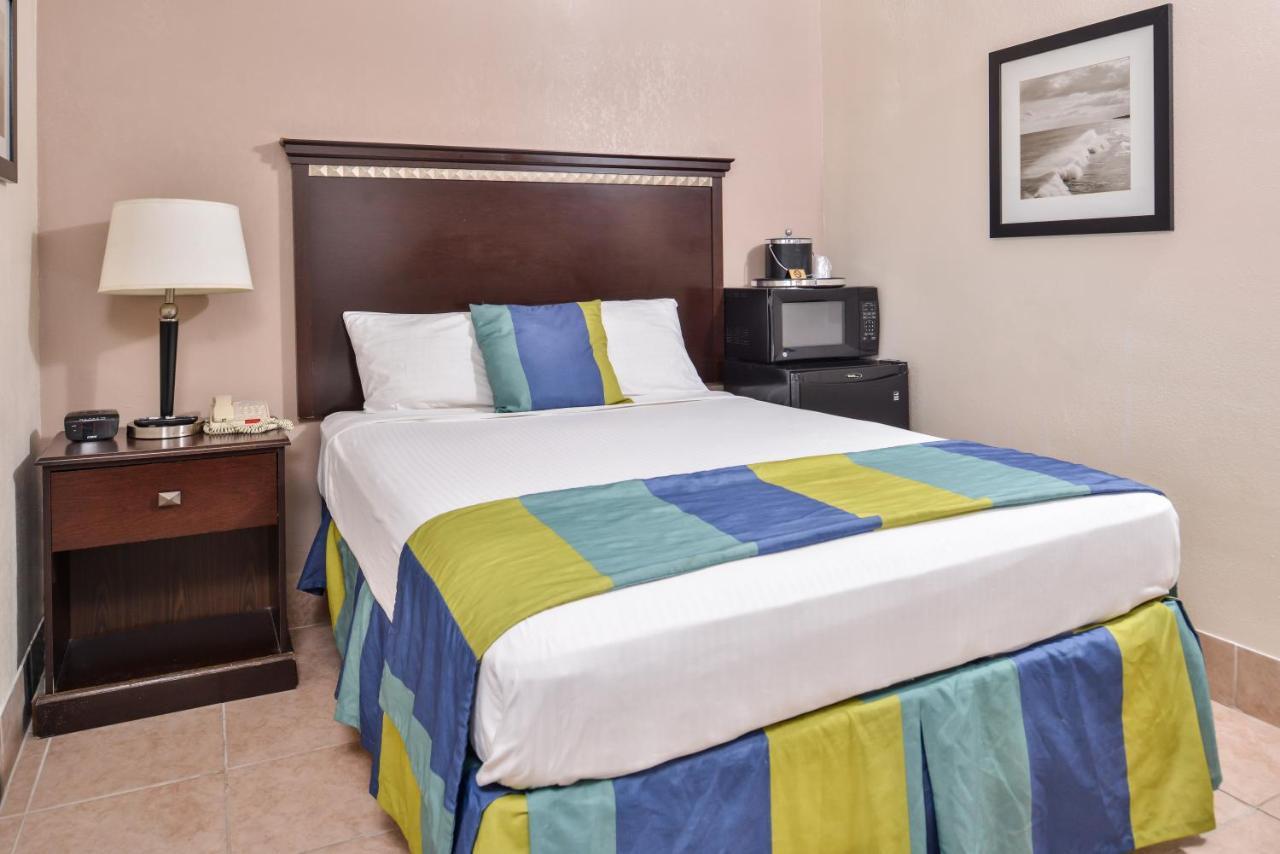 19 Atlantic Hotel Вирджиния-Бич Экстерьер фото